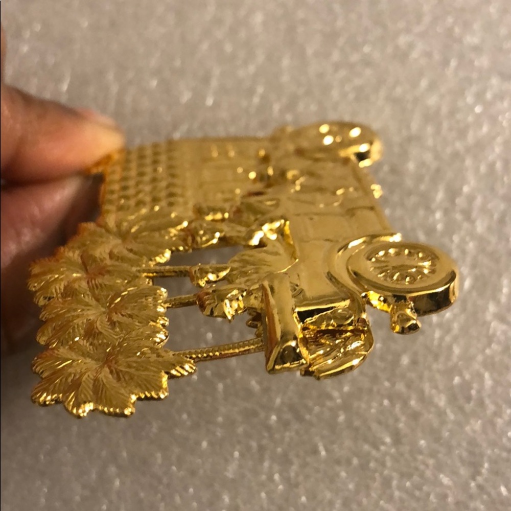 Vtg Antique car pin Automobile Gold tone pin - Picture 11 of 12